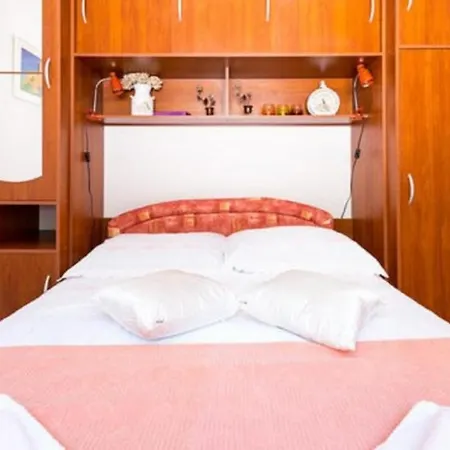 Captain Apartment